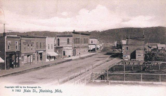 Munising Opera House - 1905 From Paul (newer photo)
